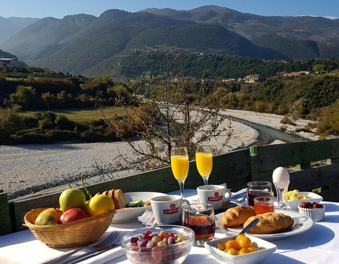 Guesthouse Lord Byron Tepelene Экстерьер фото