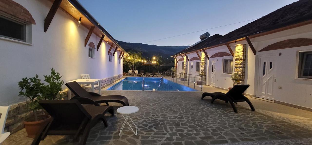 Guesthouse Lord Byron Tepelene Экстерьер фото