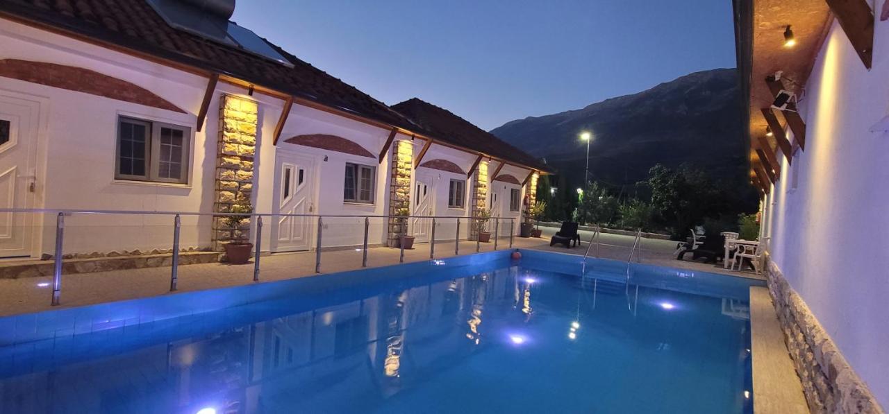 Guesthouse Lord Byron Tepelene Экстерьер фото