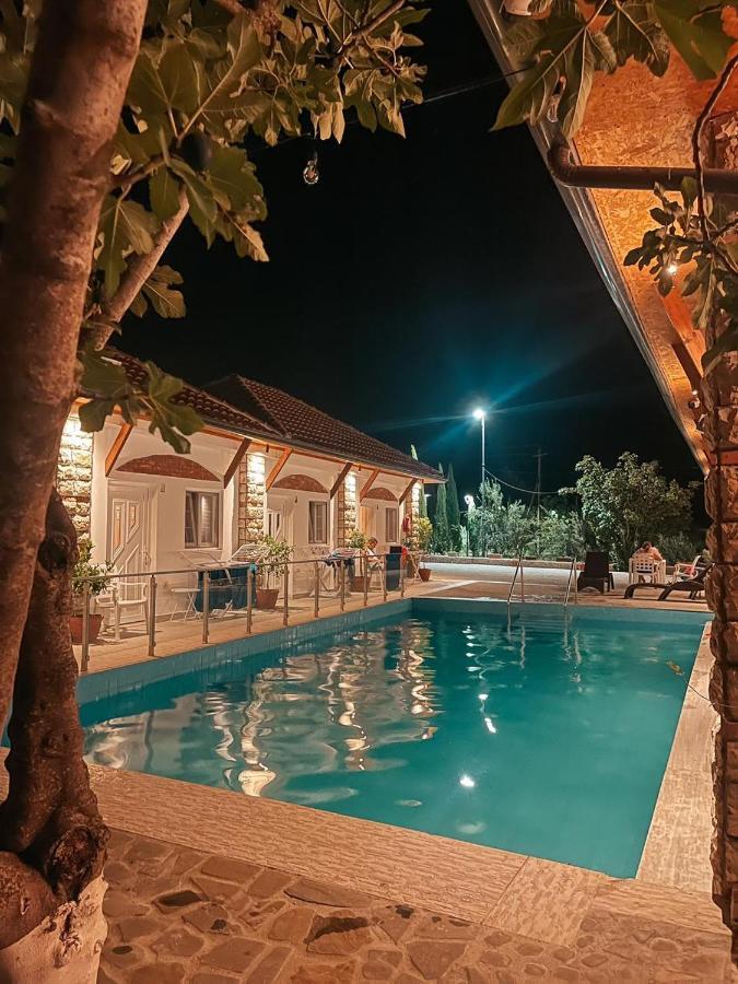 Guesthouse Lord Byron Tepelene Экстерьер фото