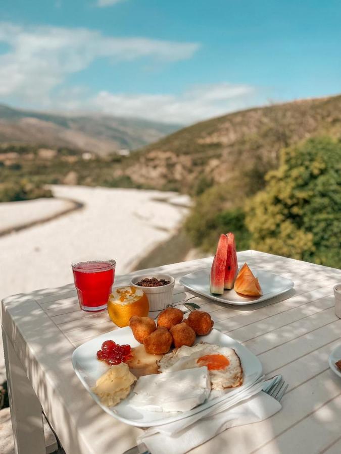 Guesthouse Lord Byron Tepelene Экстерьер фото