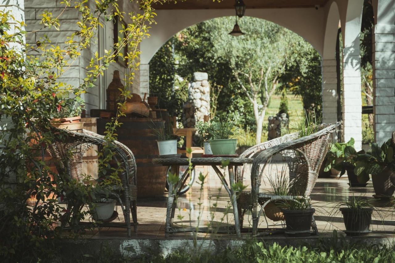 Guesthouse Lord Byron Tepelene Экстерьер фото